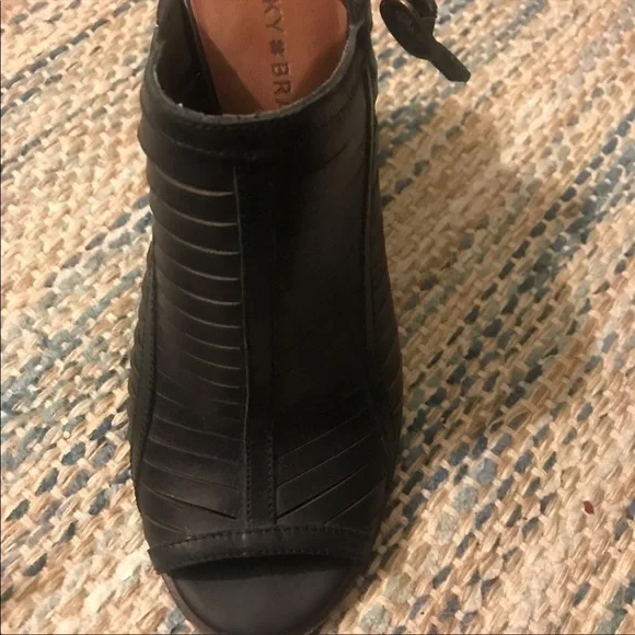 LUCKY Brand Heels - Picture 7 of 13